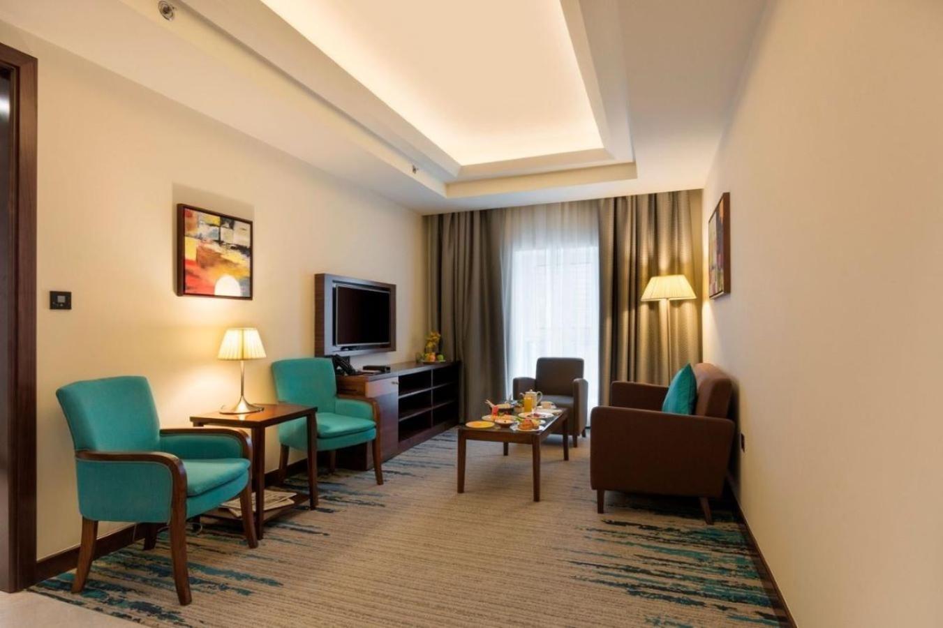 Hotel Golden Tulip Media Dubai