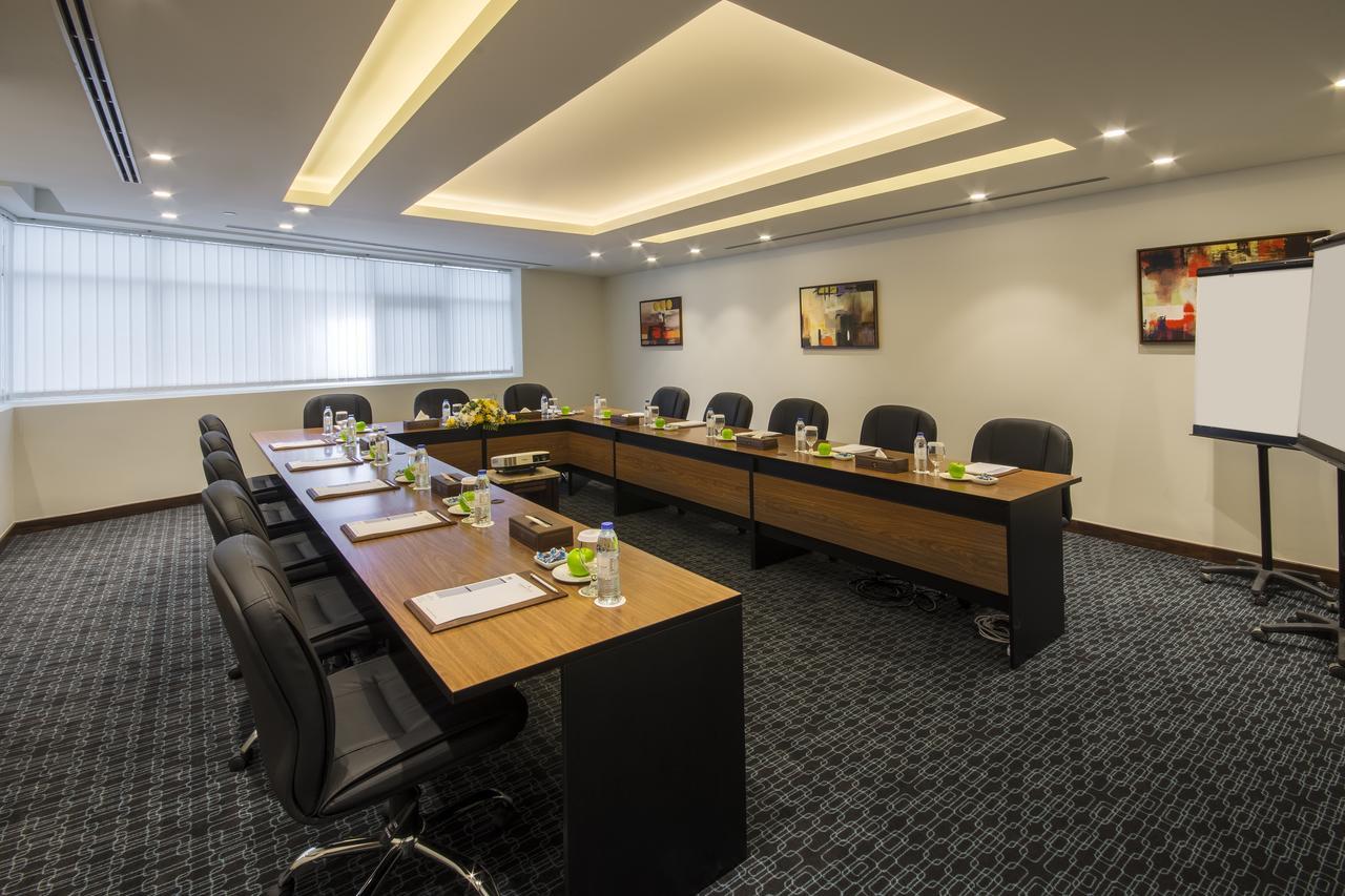 Golden Tulip Media 4* Dubai