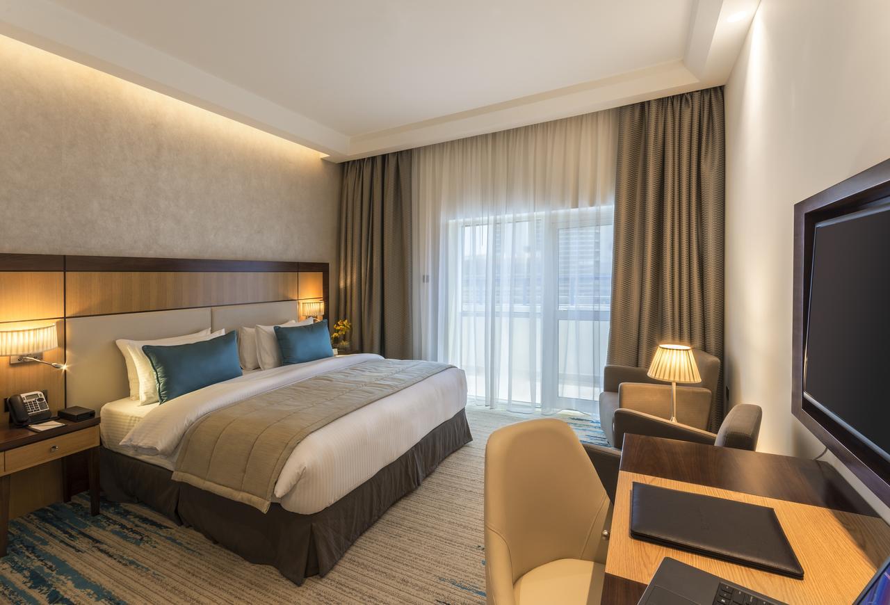Golden Tulip Media Hotel 4*