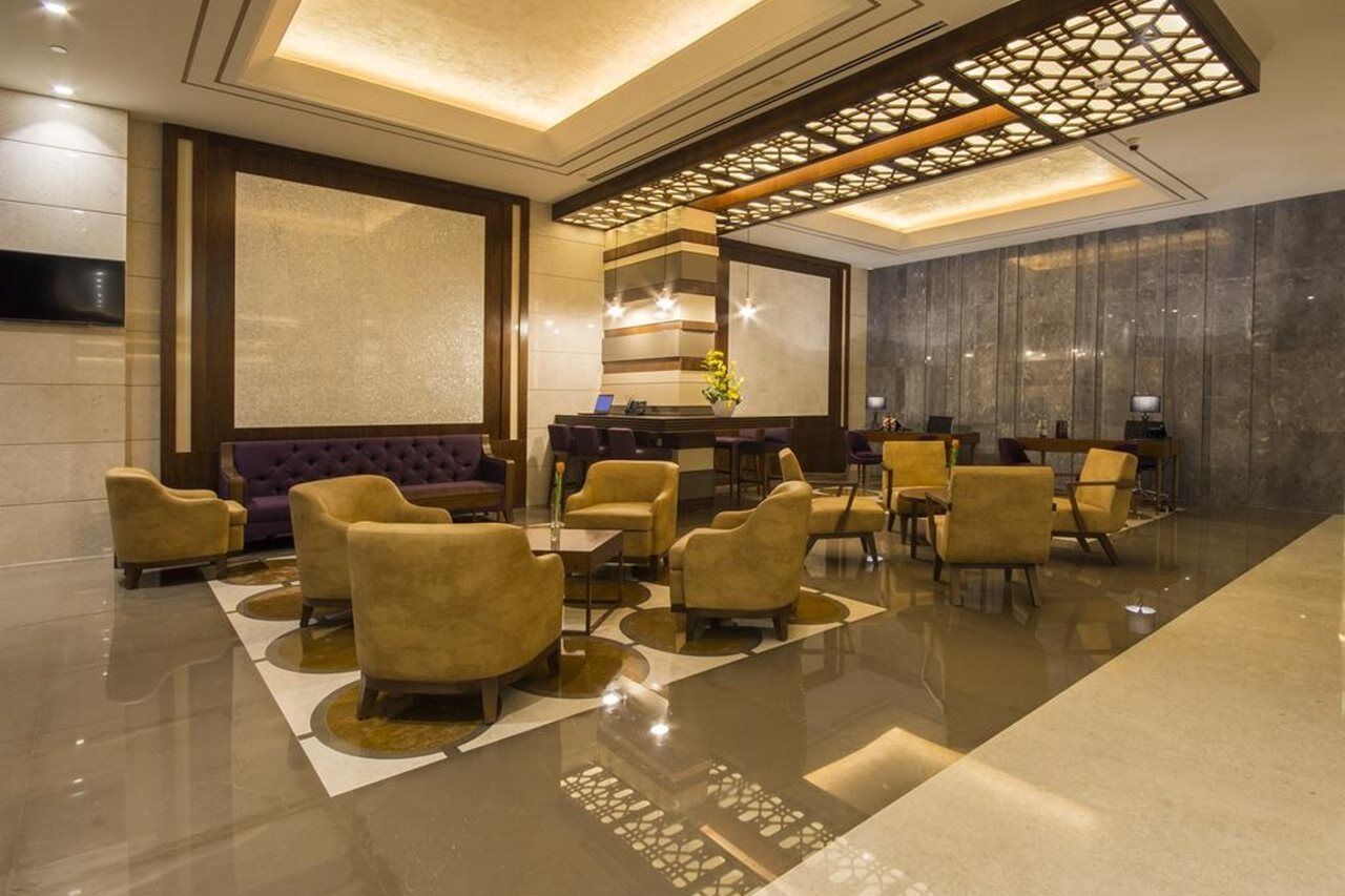 Hotel Golden Tulip Media