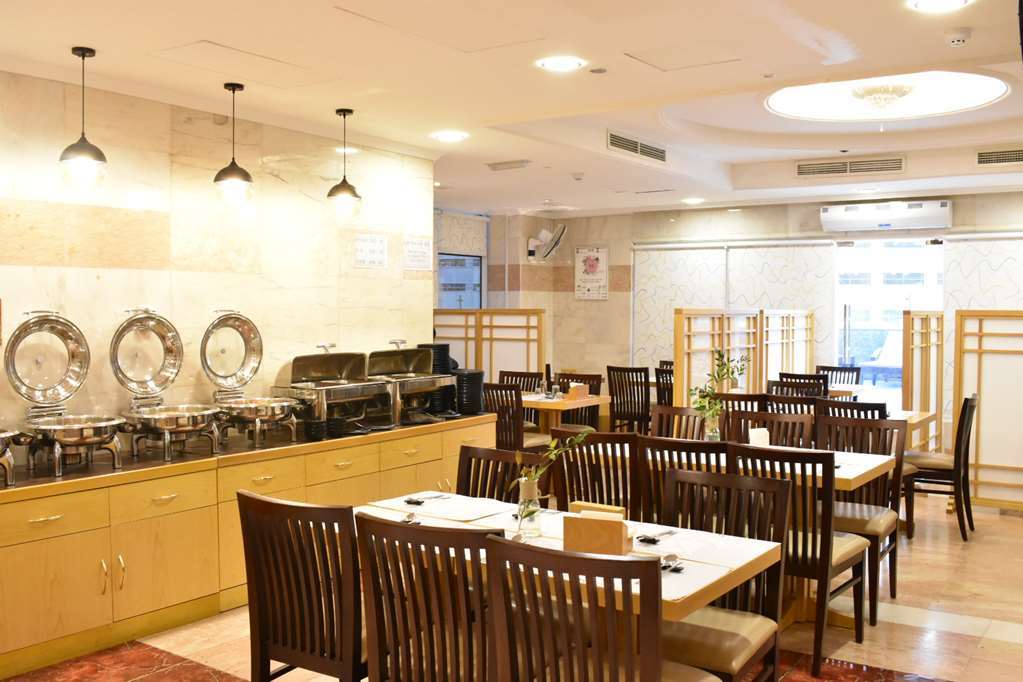 Hotel Golden Tulip Media 4*